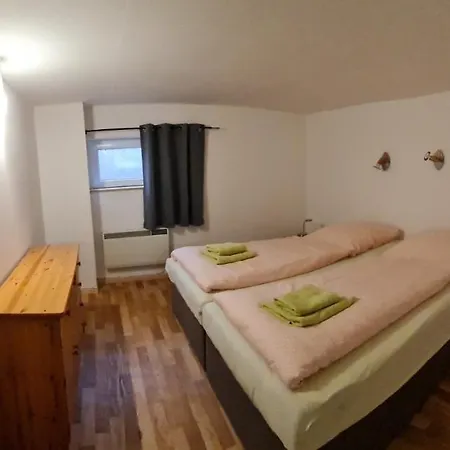 Gaststätte und Ferienhof Zu den Linden Kratzeburg Exterior foto