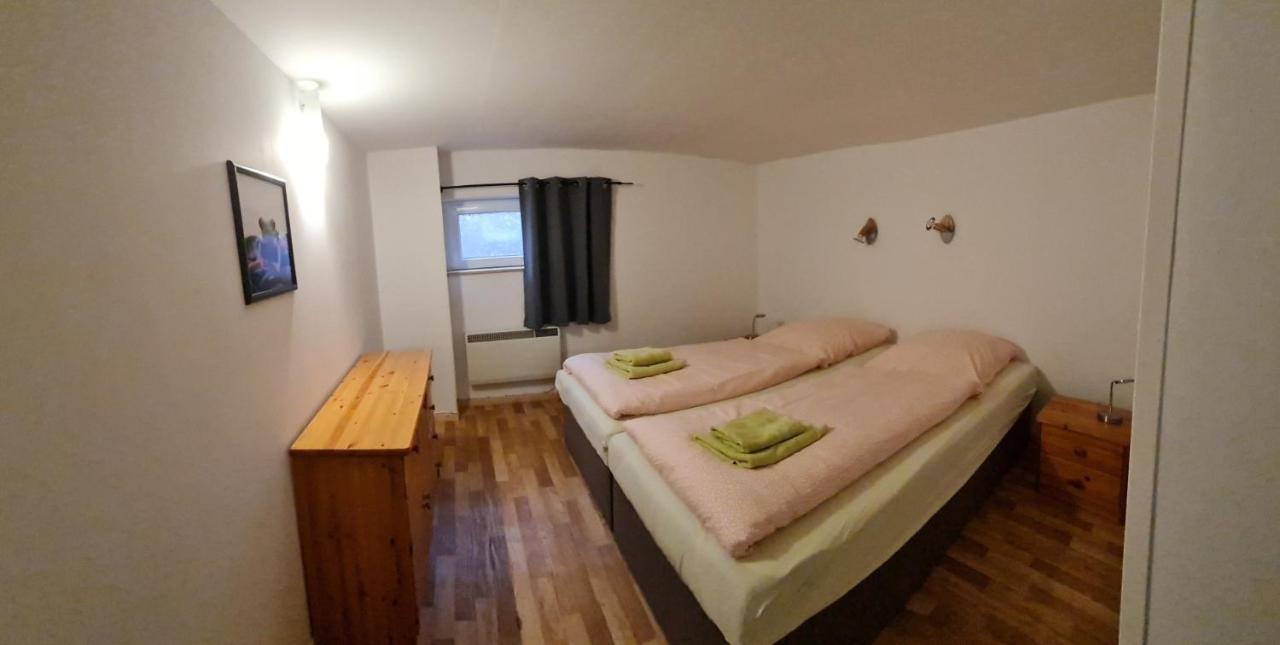 Gaststätte Und Zu Den Linden Apartment Kratzeburg