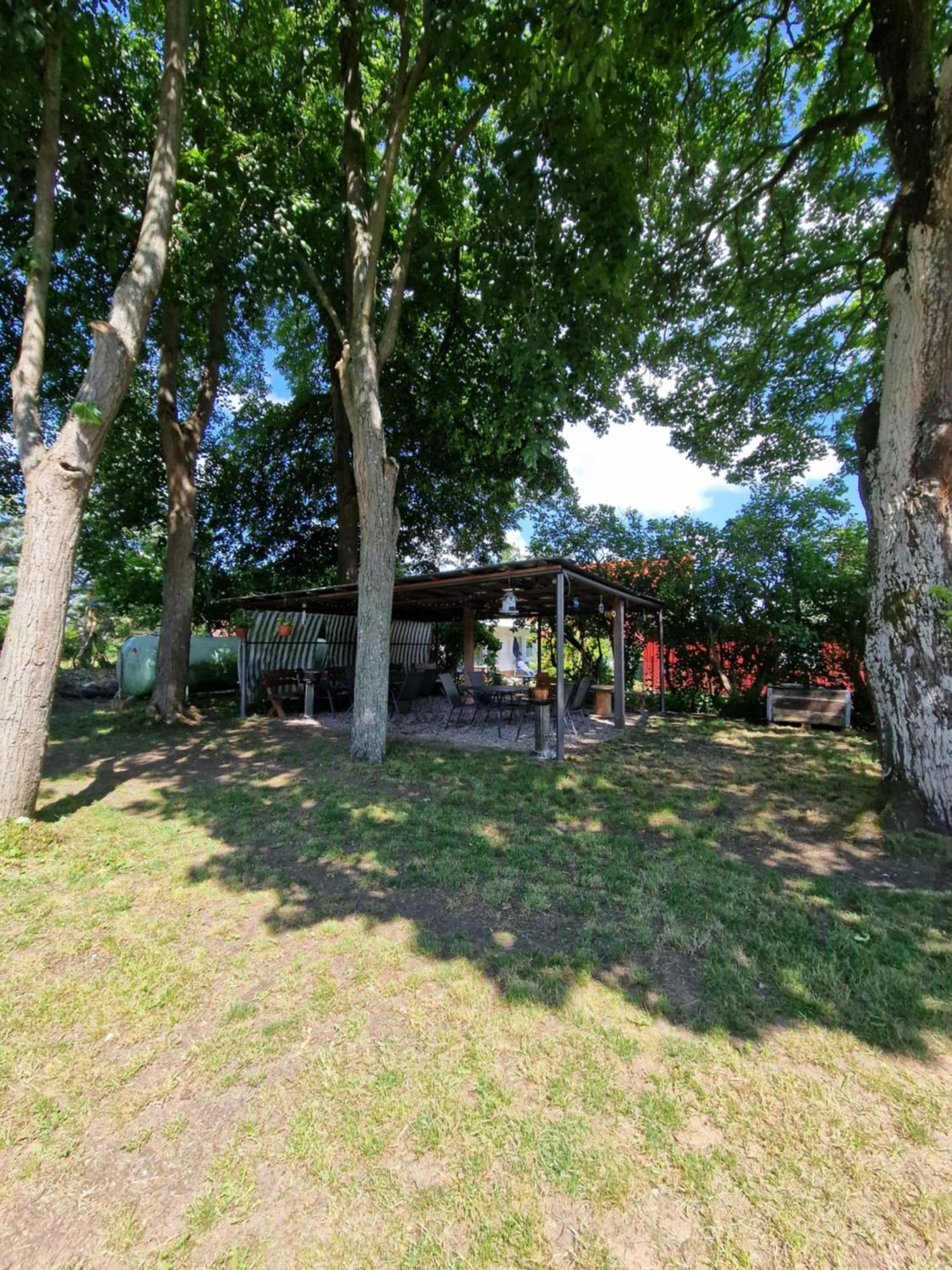 Gaststätte Und Zu Den Linden Apartment *